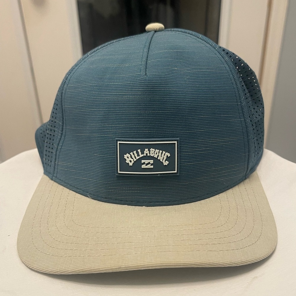 Billabong flat brim hat